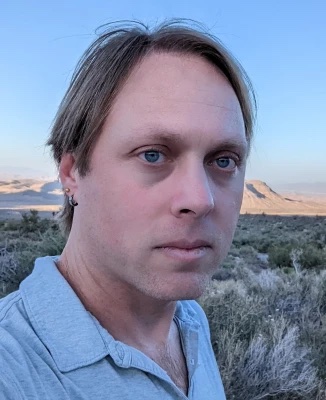 joshua saxe headshot